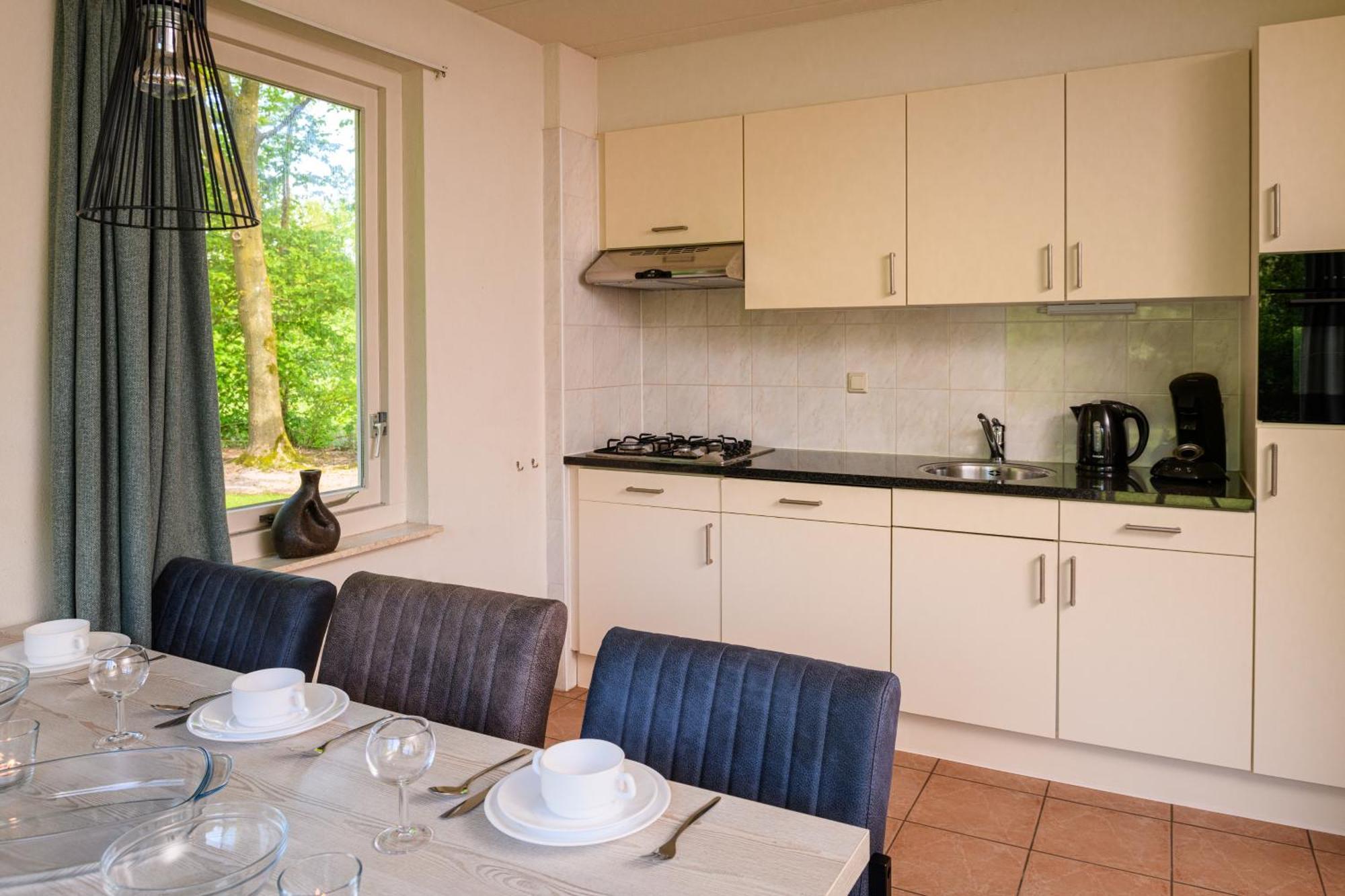 Summio Bungalowpark Het Drentse Wold Hoogersmilde Room photo